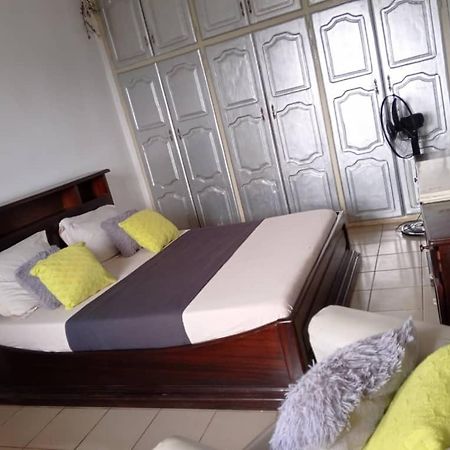 Appart Meuble Le Dakota Yaoundé 外观 照片